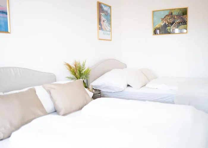 דירה Modern Design With Balcony & Free Parking - Long Term