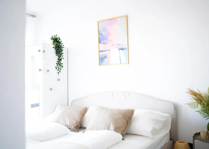 דירה Modern Design With Balcony & Free Parking - Long Term